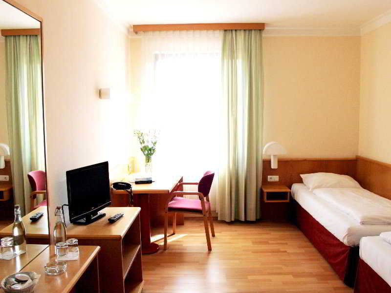 Das Reinisch Just Rooms Schwechat Exterior photo